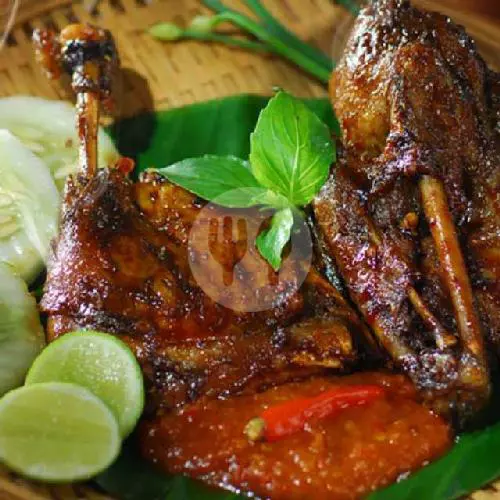 Bebek Bakar + Urap + Sop + Teh Manis Panasdingin